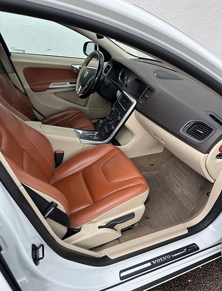 Volvo S60 9 of 15