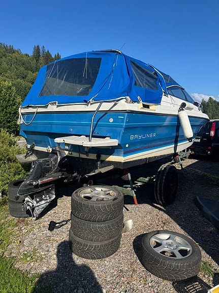 Bayliner 2152 Capri omc 3.0 3 of 4