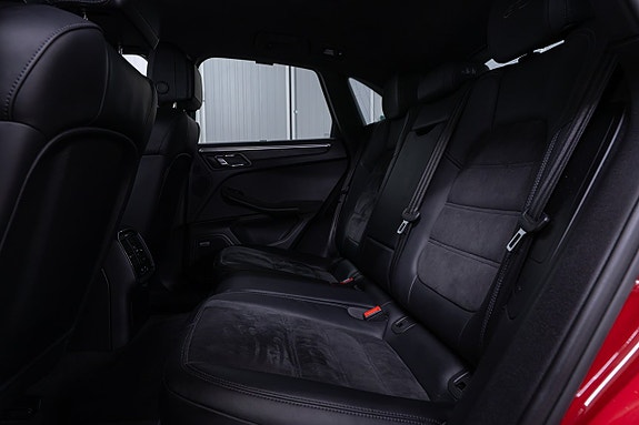 Porsche Macan GTS 17 of 30
