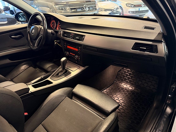 BMW 325i 12 of 16
