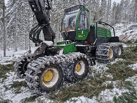 John Deere 1270G 2 of 24