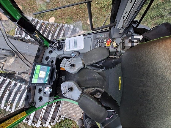 John Deere 1470G 17 of 24
