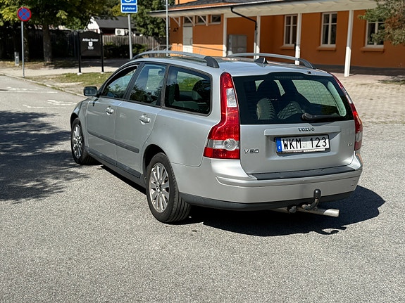 Volvo V50 4 of 9