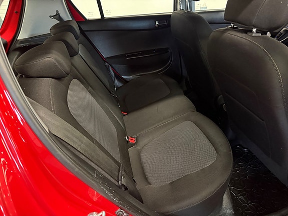 Hyundai i20 8 of 14
