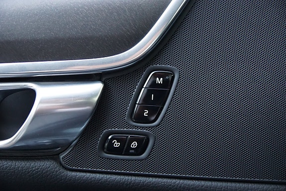 Volvo V90 Cross Country 20 of 30
