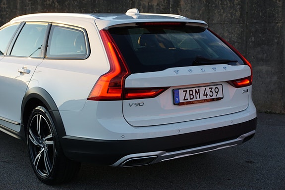 Volvo V90 Cross Country 7 of 30
