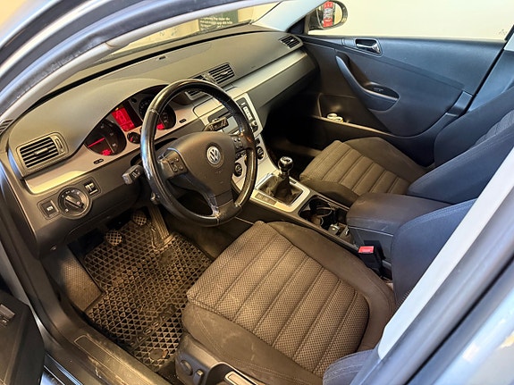 Volkswagen Passat 7 of 11