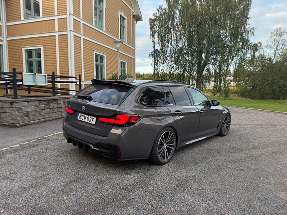 BMW 530e 3 of 12