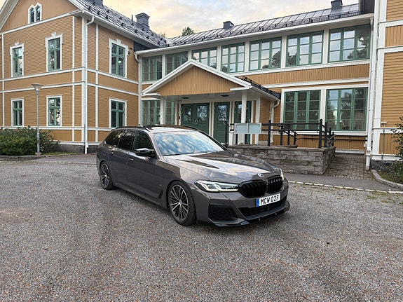 BMW 530e 5 of 12