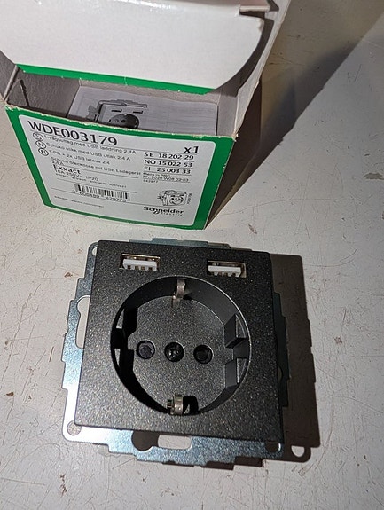 Product image 1 of 3