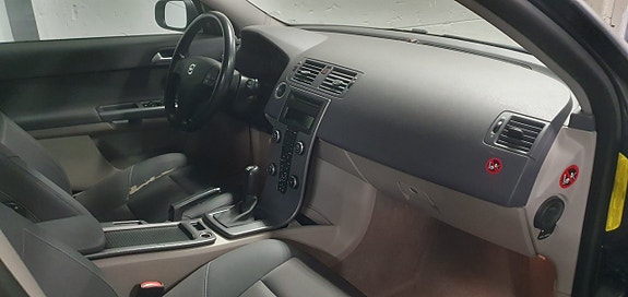 Volvo V50 8 of 9