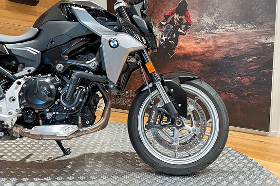 BMW F 900 R |Nyservad|369 mil|RDC|Larm|Heated handlebar grips| 5 of 10