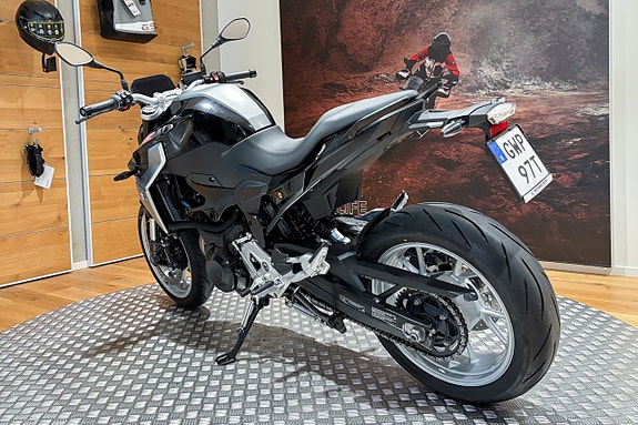 BMW F 900 R |Nyservad|369 mil|RDC|Larm|Heated handlebar grips| 4 of 10