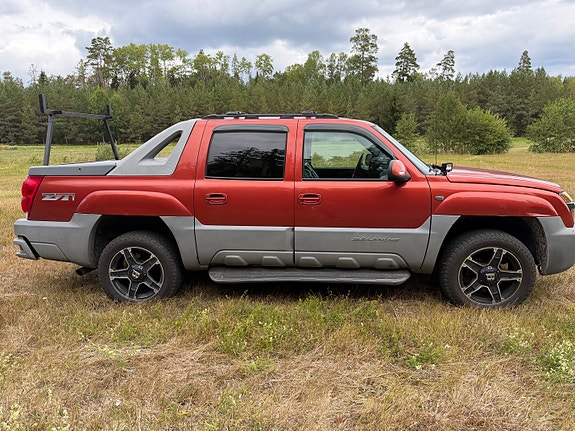 Chevrolet Avalanche 3 of 7