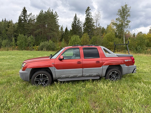 Chevrolet Avalanche 2 of 7