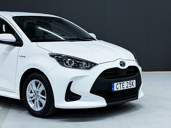 Toyota Yaris 6 of 16