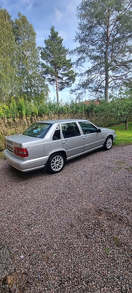 Volvo S70 4 of 5