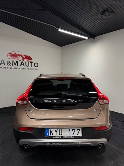 Volvo V40 Cross Country 6 of 25