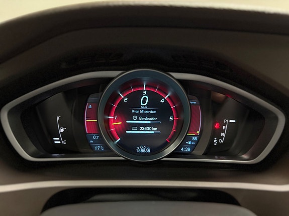Volvo V40 Cross Country 15 of 25