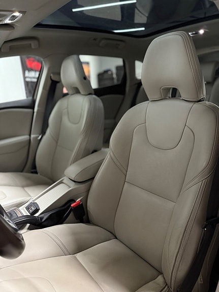 Volvo V40 Cross Country 22 of 25