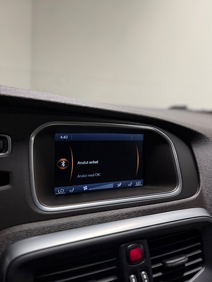 Volvo V40 Cross Country 17 of 25