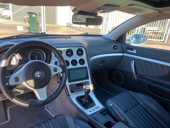 Alfa Romeo Brera 8 of 9