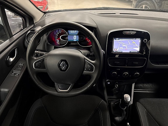 Renault Clio 15 of 21