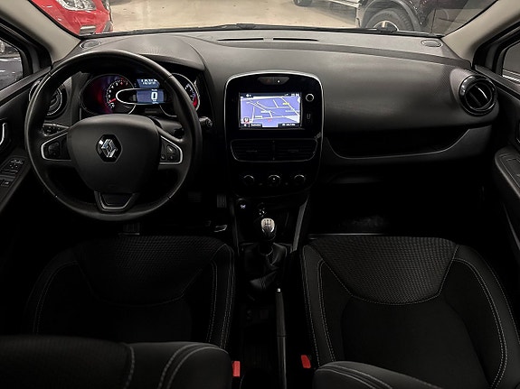 Renault Clio 14 of 21