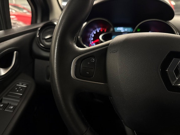 Renault Clio 16 of 21