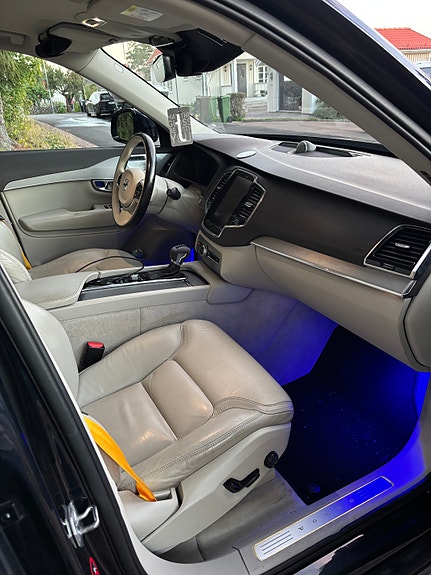Volvo XC90 14 of 18