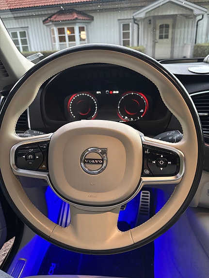 Volvo XC90 12 of 18