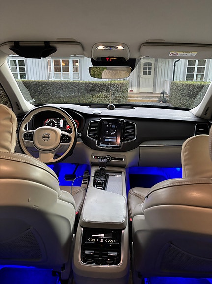 Volvo XC90 15 of 18