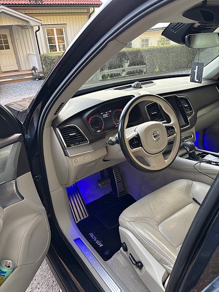 Volvo XC90 11 of 18