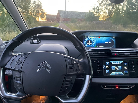 Citroen Grand C4 Picasso 16 of 30