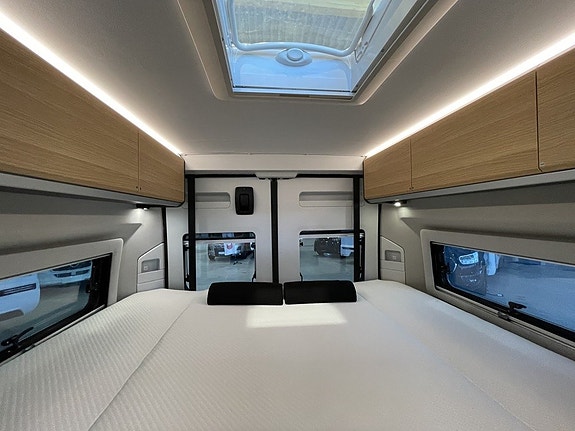 Adria Twin Select 640 SGX Automat/Höj & sänkbar säng/B-kort 7 of 10