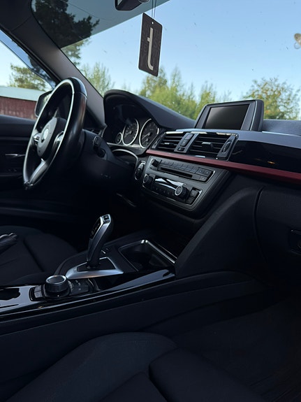 BMW 320d 8 of 11
