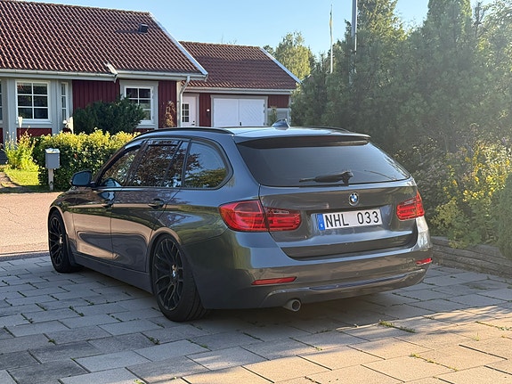 BMW 320d 2 of 11