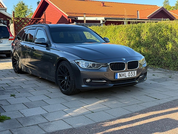 BMW 320d 4 of 11