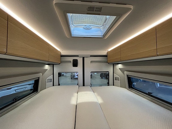 Adria Twin Select 640 SLB Automat/Truma Diesel/Långbäddar 8 of 12