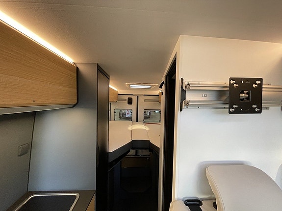 Adria Twin Select 640 SLB Automat/Truma Diesel/Långbäddar 6 of 12