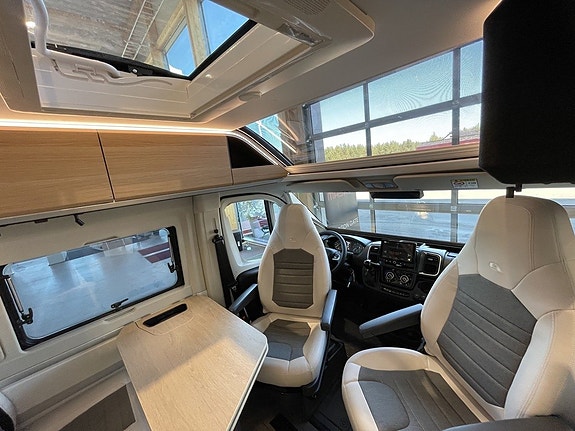 Adria Twin Select 640 SLB Automat/Truma Diesel/Långbäddar 4 of 12