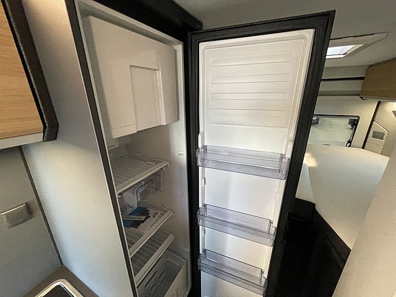 Adria Twin Select 640 SLB Automat/Truma Diesel/Långbäddar 10 of 12