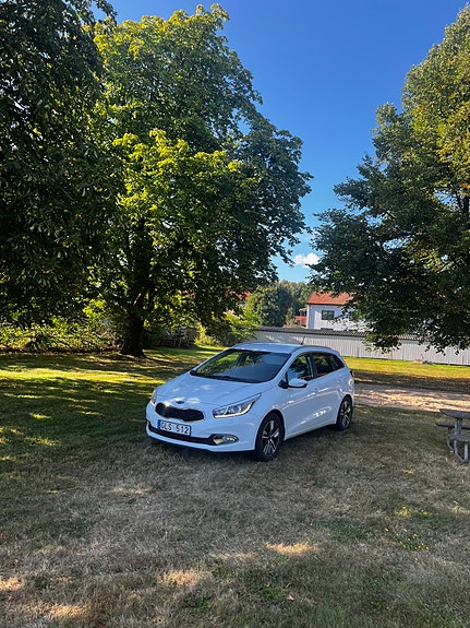 Kia Ceed 2 of 6