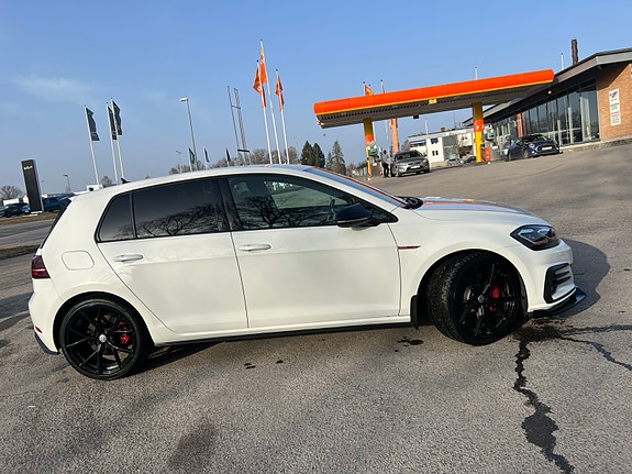 Volkswagen Golf VII 4 of 6