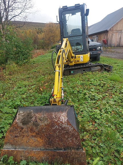Komatsu PC16R HS 6 of 8