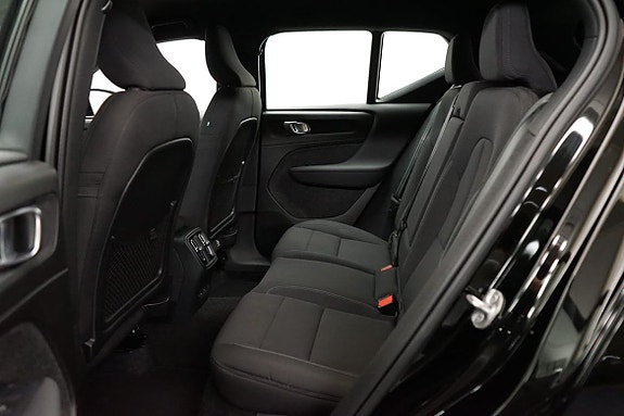Volvo XC40 7 of 18