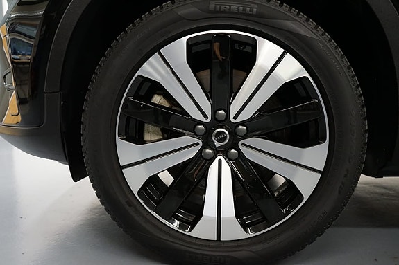 Volvo XC40 18 of 18