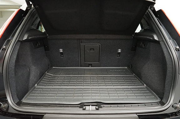 Volvo XC40 8 of 18