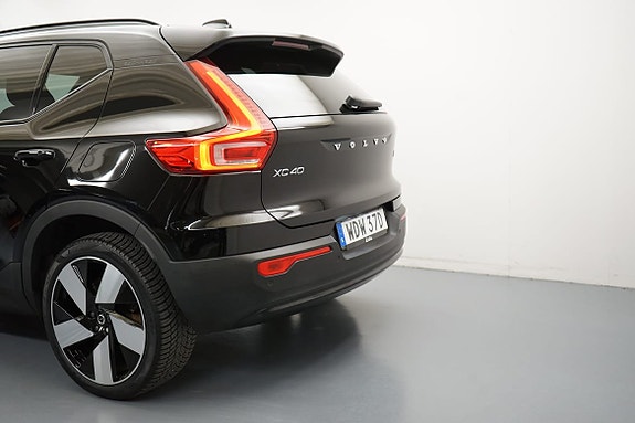 Volvo XC40 3 of 18