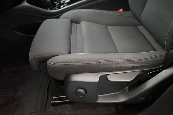 Volvo XC40 12 of 18